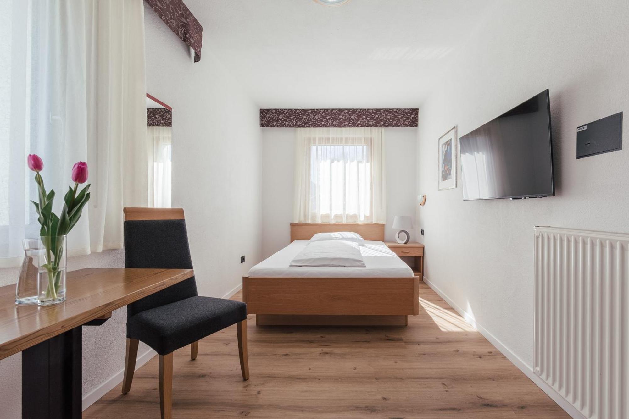 Hotel Garni Sirmian Merano Exterior photo